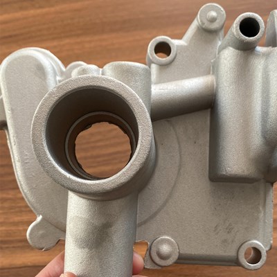 鋁鑄件去毛刺.jpg 鋁鑄件去毛刺.jpg