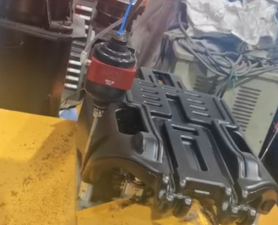 注塑件去水口毛刺.png 注塑件去水口毛刺.png