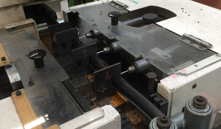 多軸鉆孔機汽車密封條鉆孔.png 多軸鉆孔機汽車密封條鉆孔.png